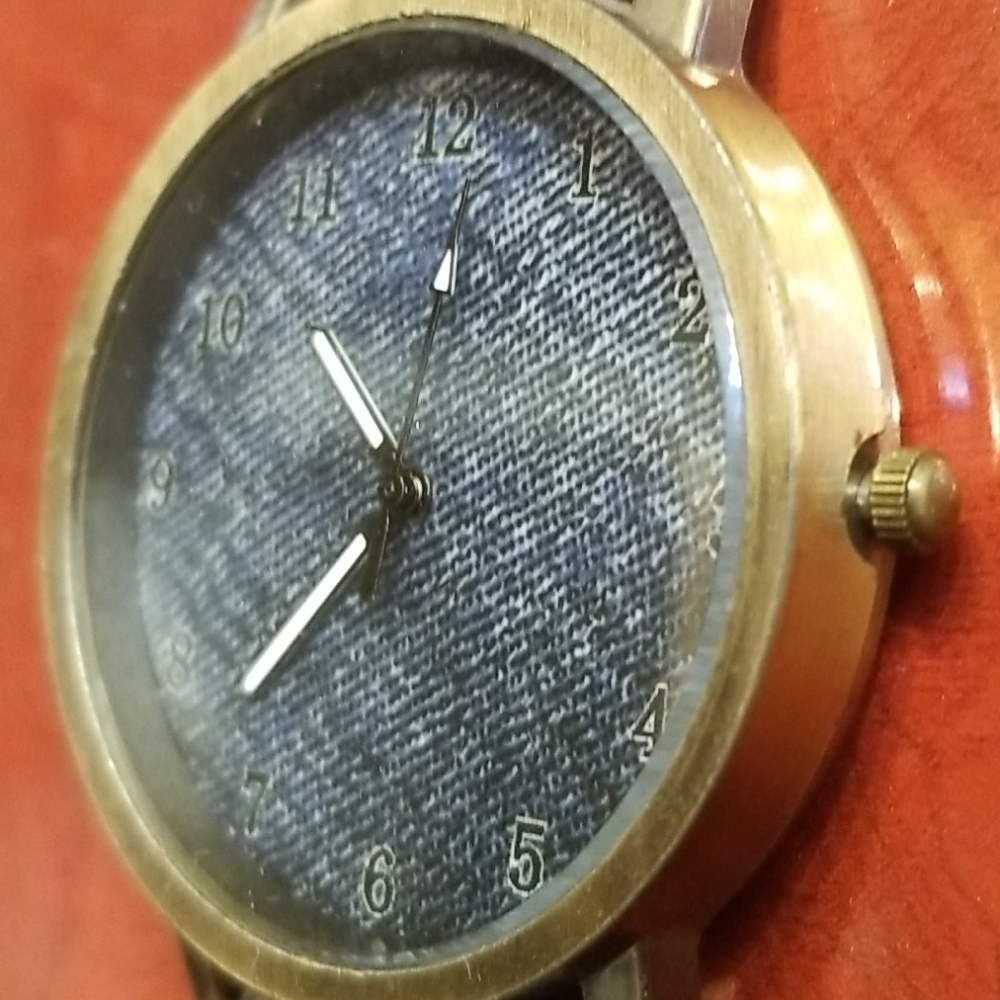 Denum watch - Picture 4 of 4